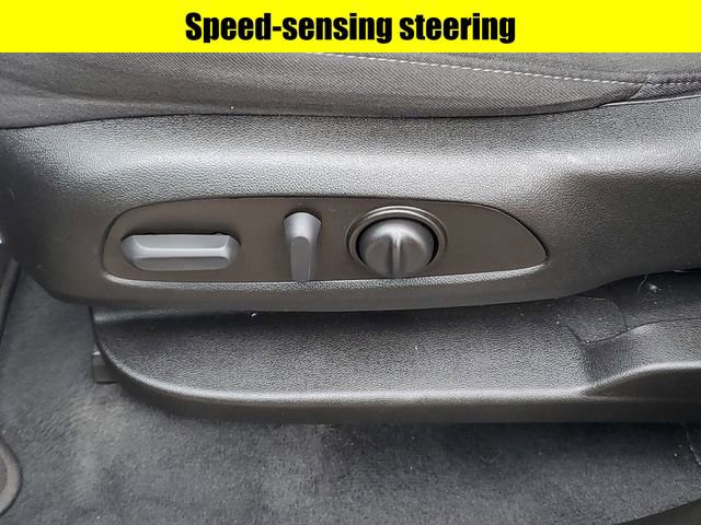 Used 2023 Chevrolet Traverse LT image 23