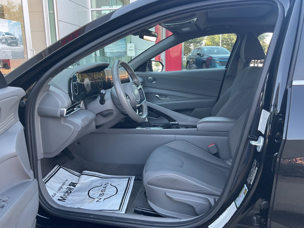 Used 2025 Hyundai Elantra SEL FWD image 8
