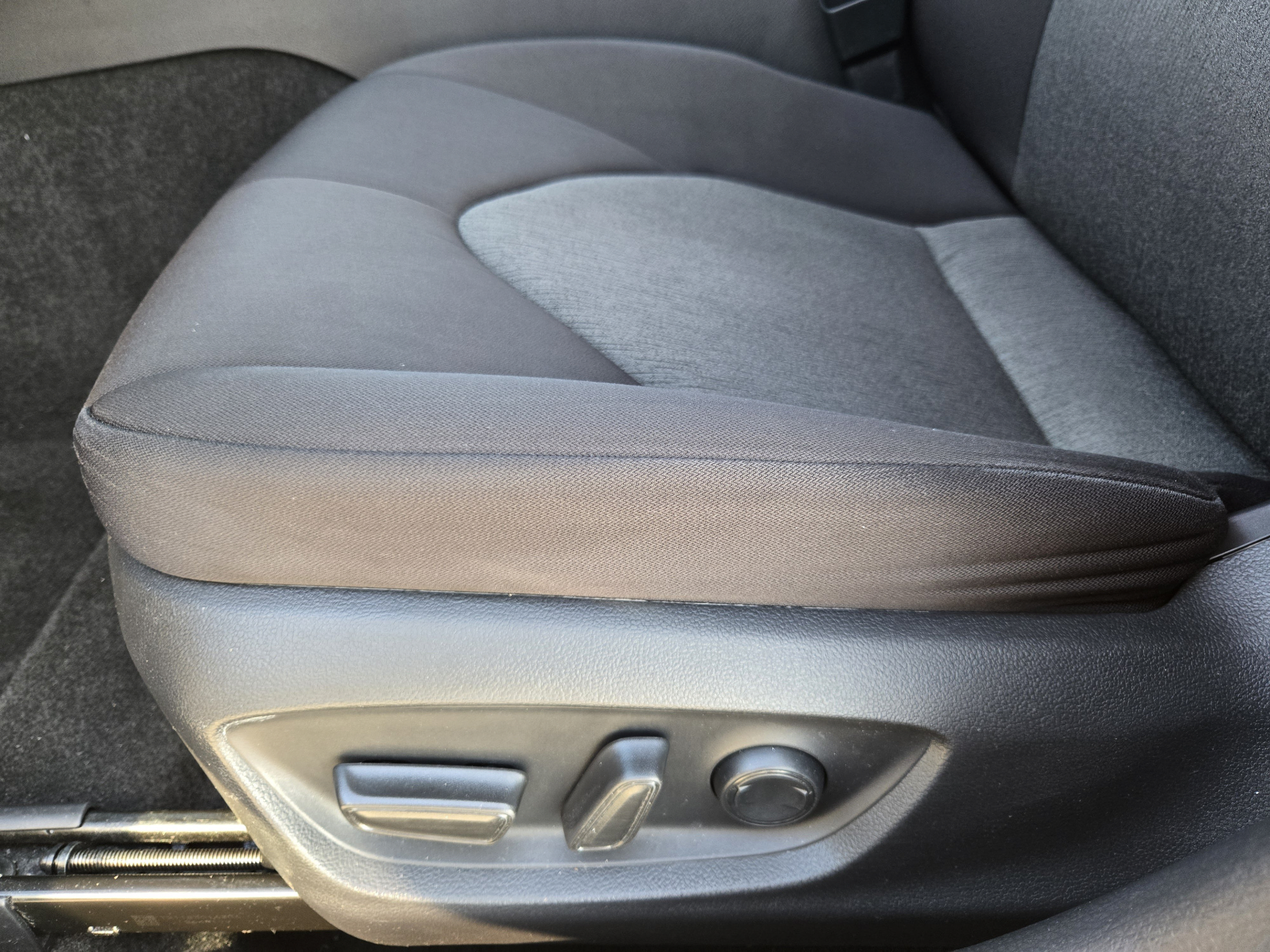 Used 2021 Toyota Camry LE FWD image 22