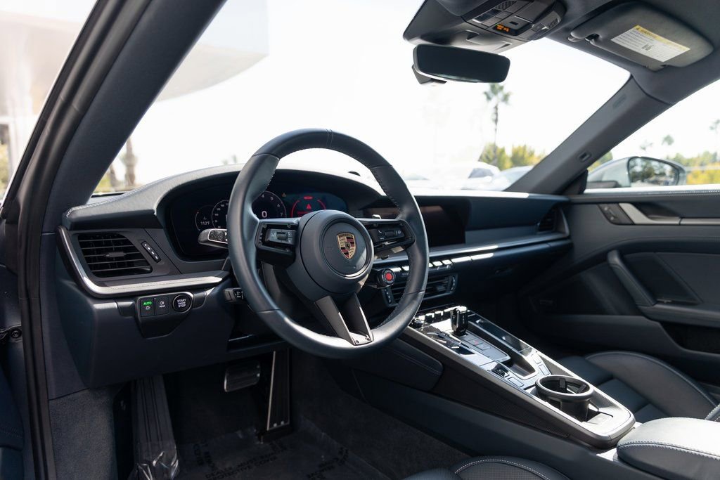 Certified 2025 Porsche 911 Carrera image 4