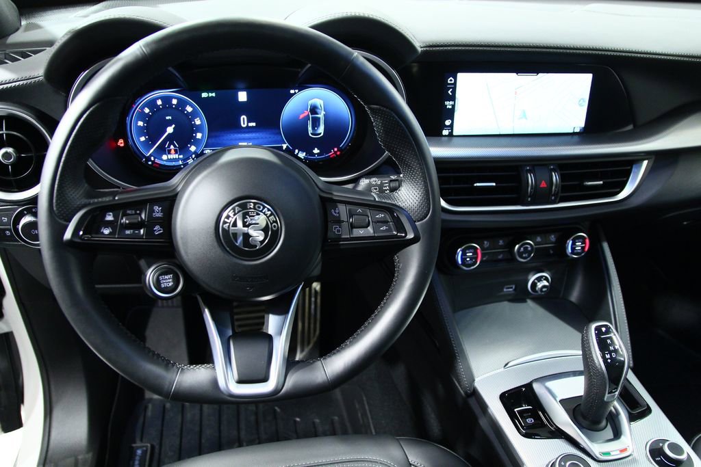 Used 2024 Alfa Romeo Stelvio Ti image 6