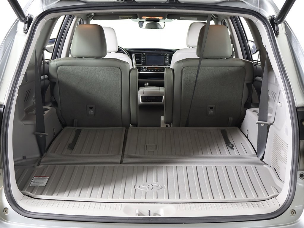 Used 2017 Toyota Highlander XLE image 21