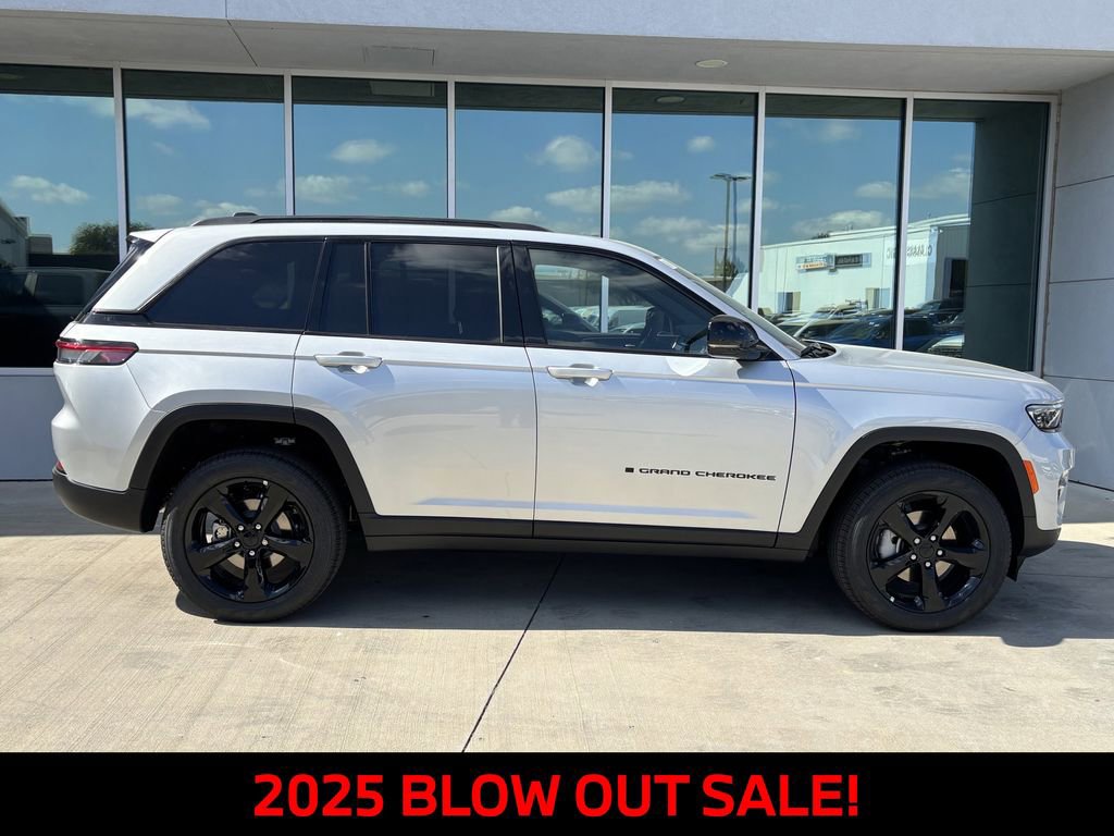 New 2025 Jeep Grand Cherokee Limited w/ Black Appearance Package image 2