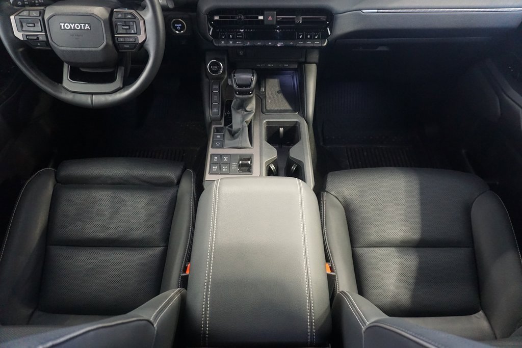 Certified 2024 Toyota Land Cruiser image 33