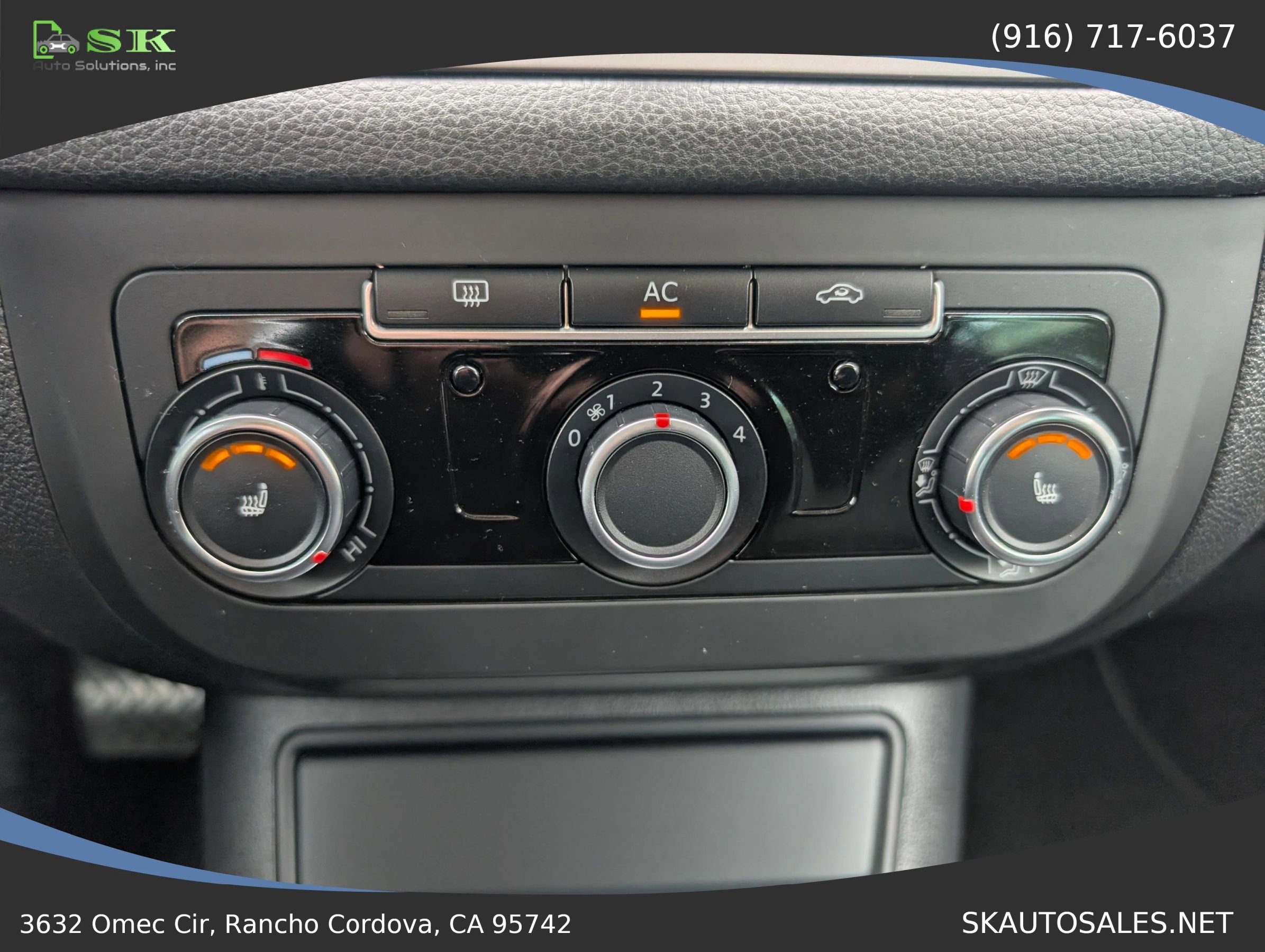 Used 2011 Volkswagen Tiguan S image 25