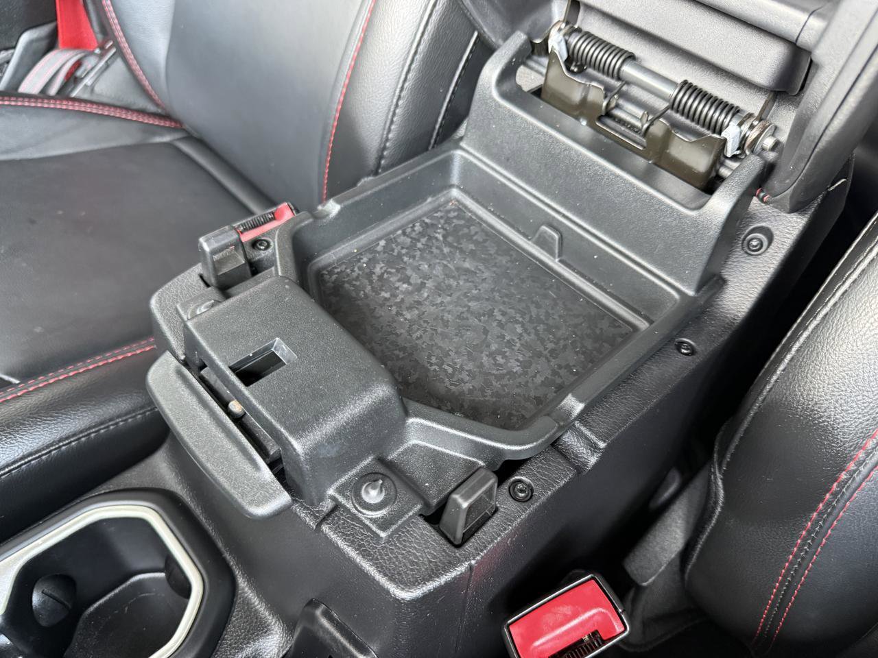 Used 2020 Jeep Wrangler Unlimited Rubicon w/ Quick Order Package 28Y Recon AWD/4WD image 30