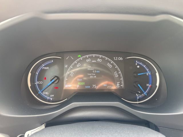 Used 2025 Toyota RAV4 LE AWD/4WD image 19
