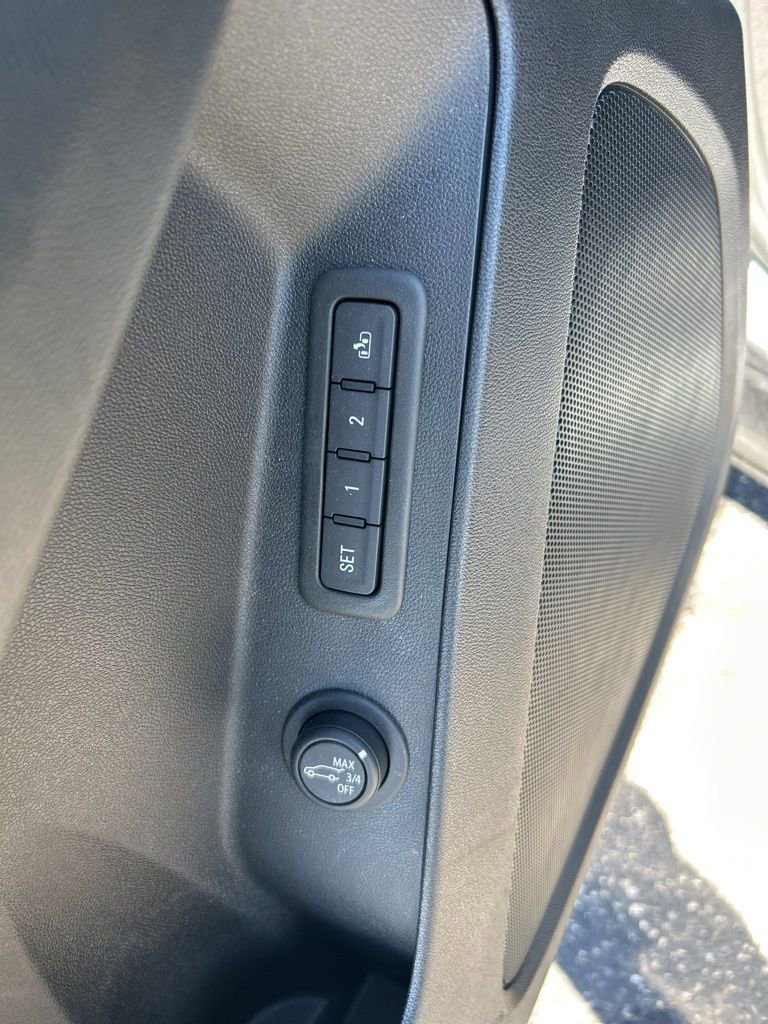 Used 2023 Chevrolet Equinox Premier image 26