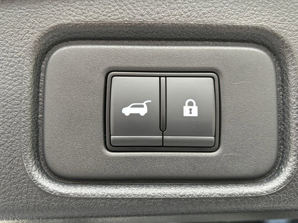 Used 2025 Nissan Pathfinder Platinum FWD image 12