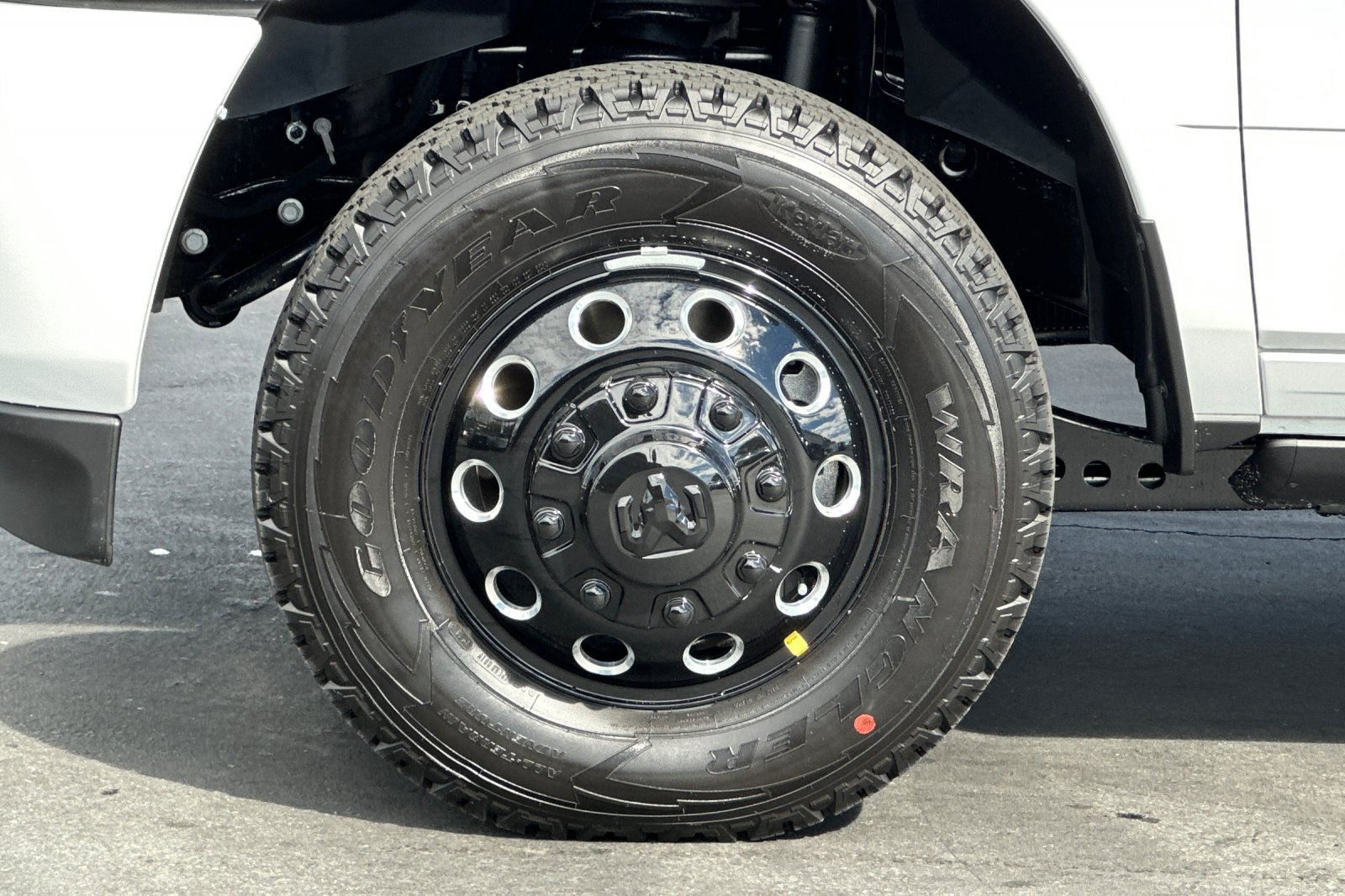 New 2026 RAM 3500 Laramie AWD/4WD image 24