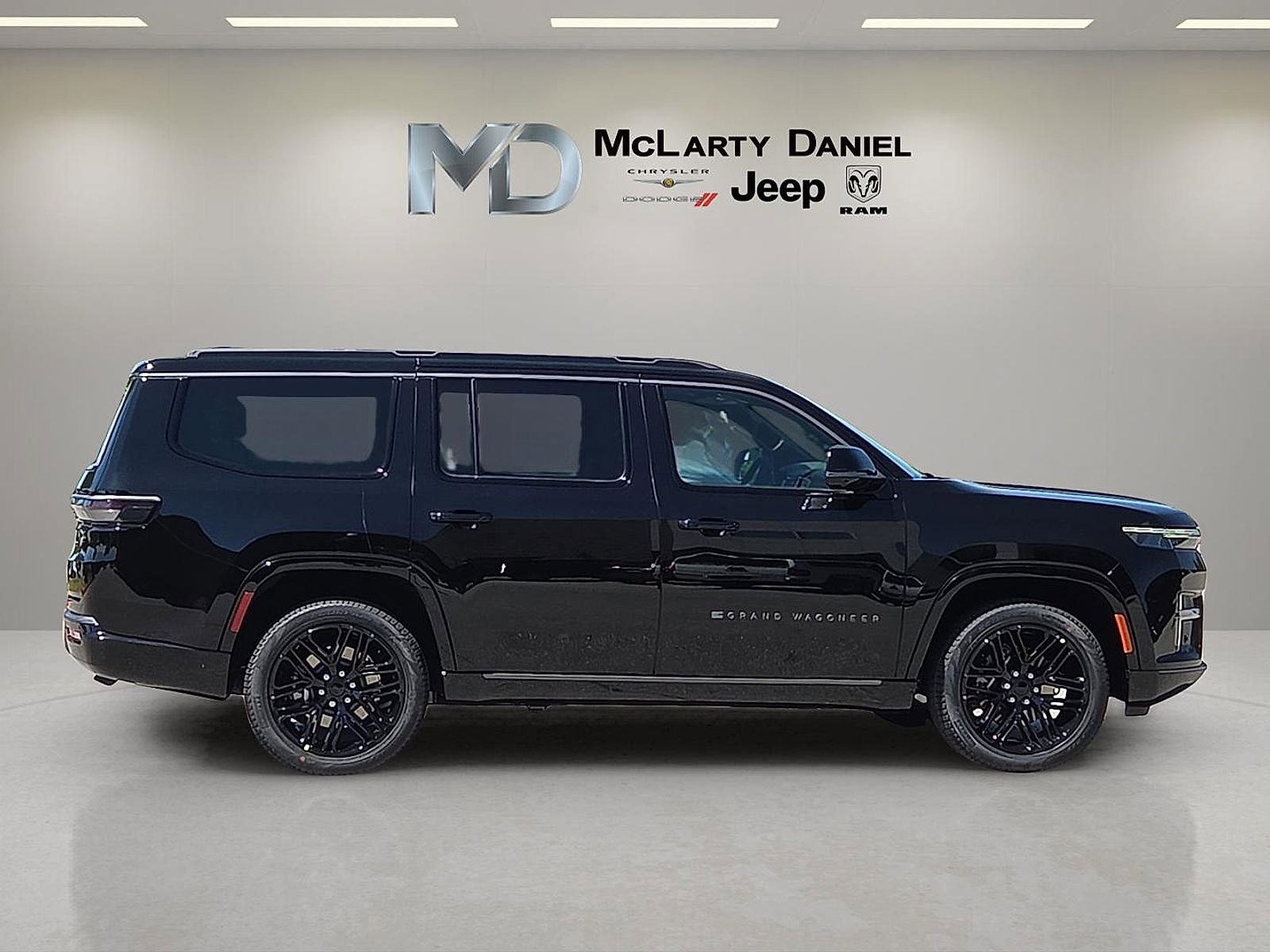 New 2026 Jeep Grand Wagoneer Limited AWD/4WD image 6