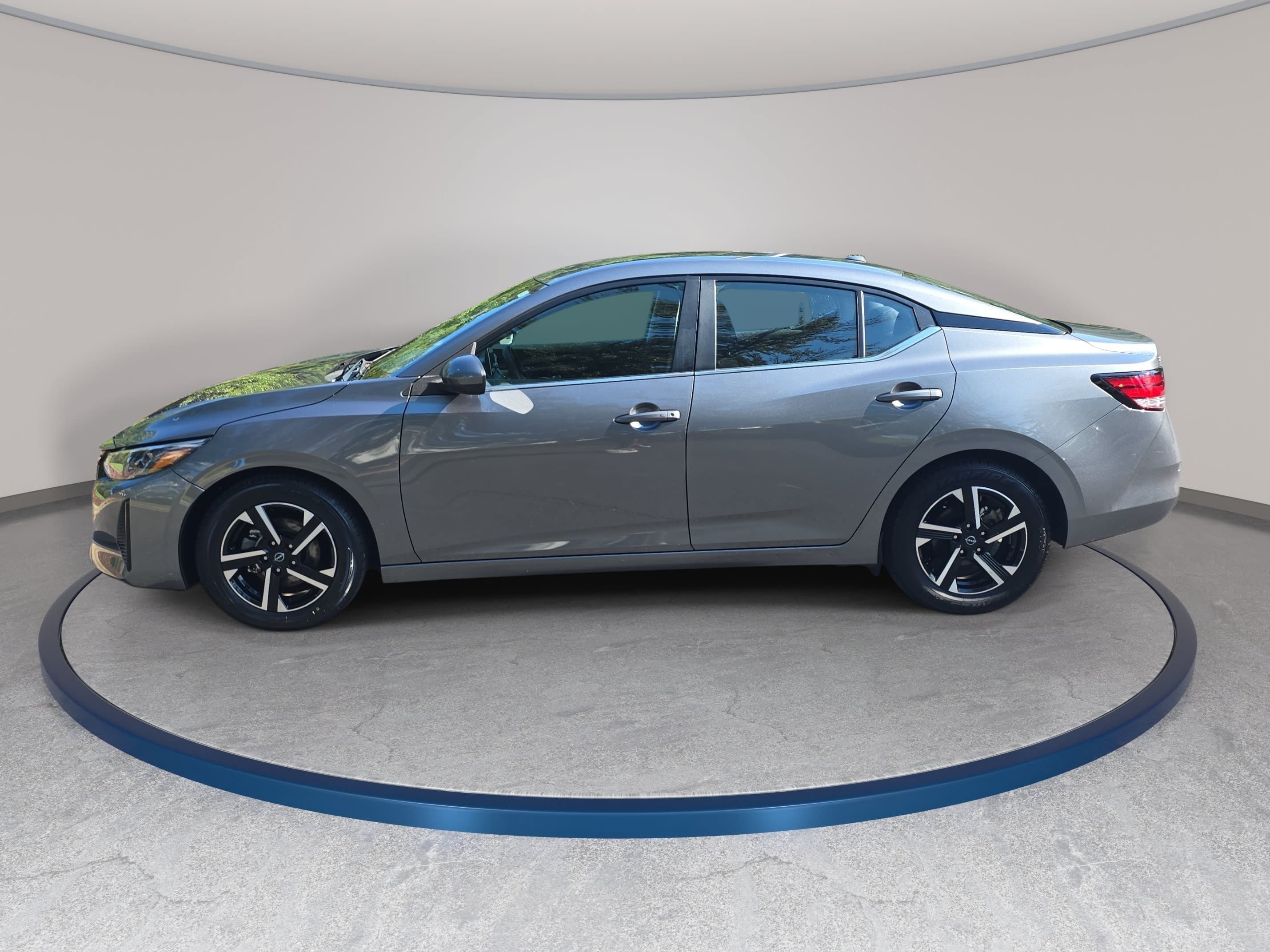 Used 2024 Nissan Sentra SV FWD image 8