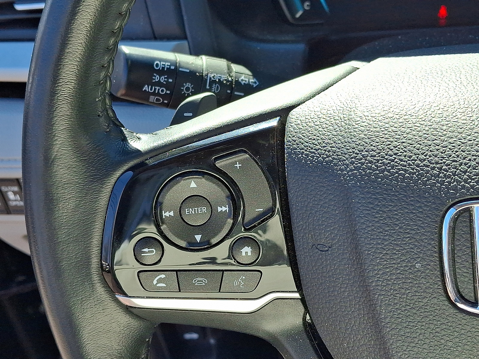 Certified 2024 Honda Odyssey Touring image 21