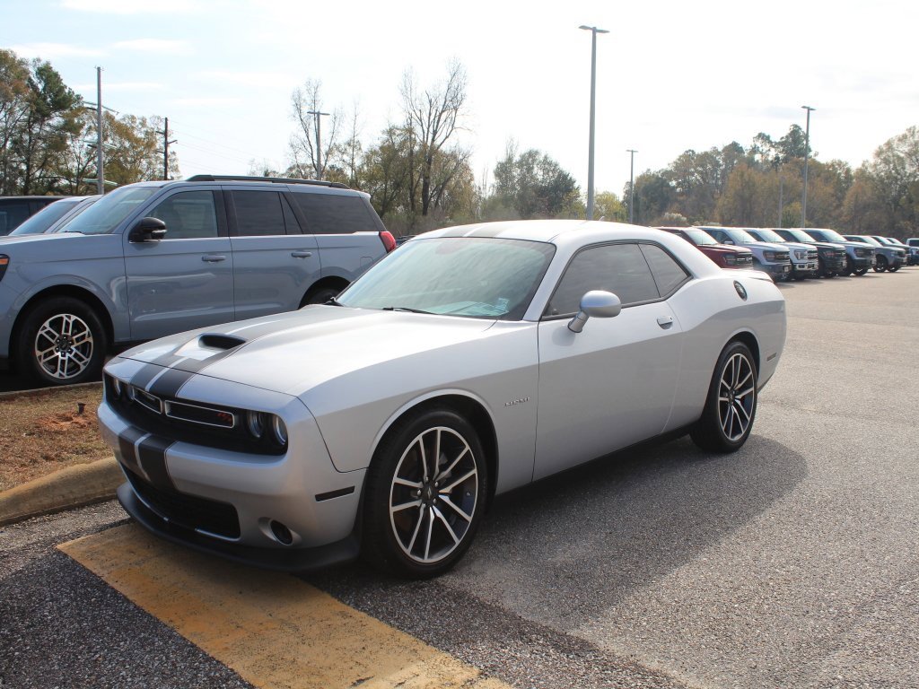 Used 2022 Dodge Challenger R/T w/ Plus Package image 12