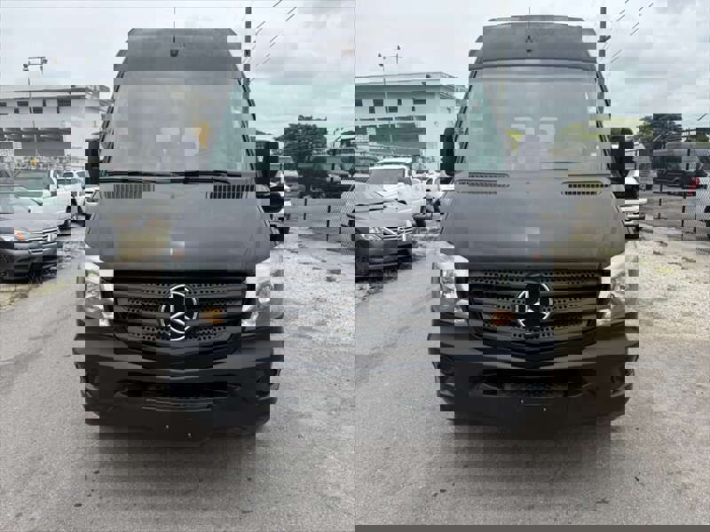 Used 2017 Mercedes-Benz Sprinter 2500 image 2