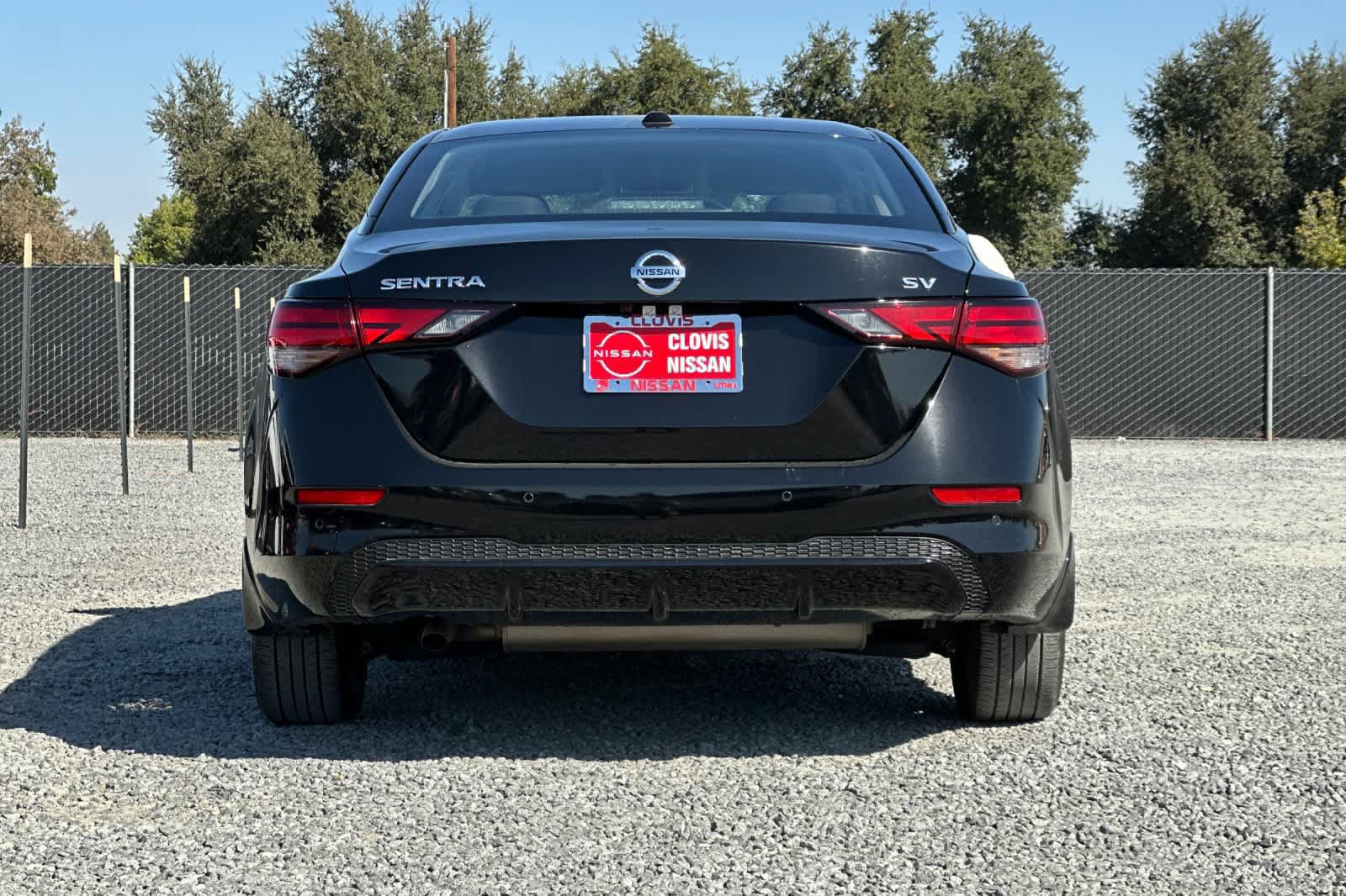 Used 2022 Nissan Sentra SV FWD image 8
