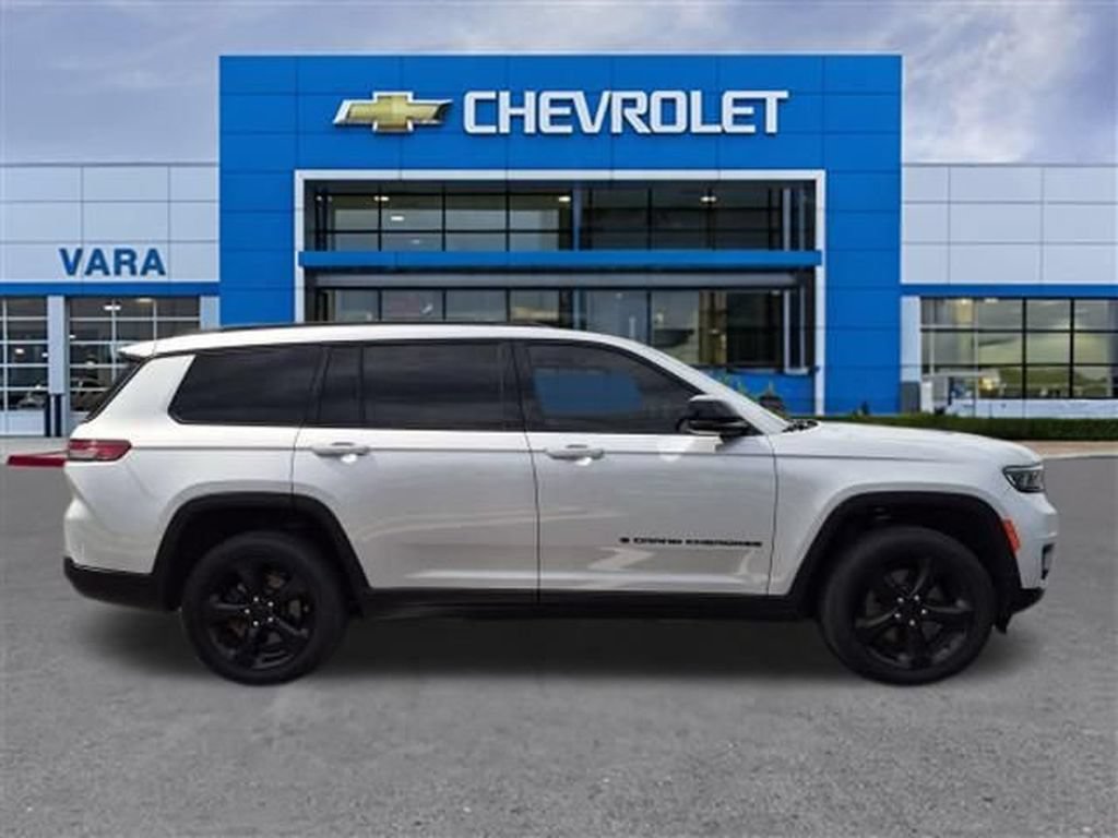 Used 2024 Jeep Grand Cherokee L Altitude RWD image 6