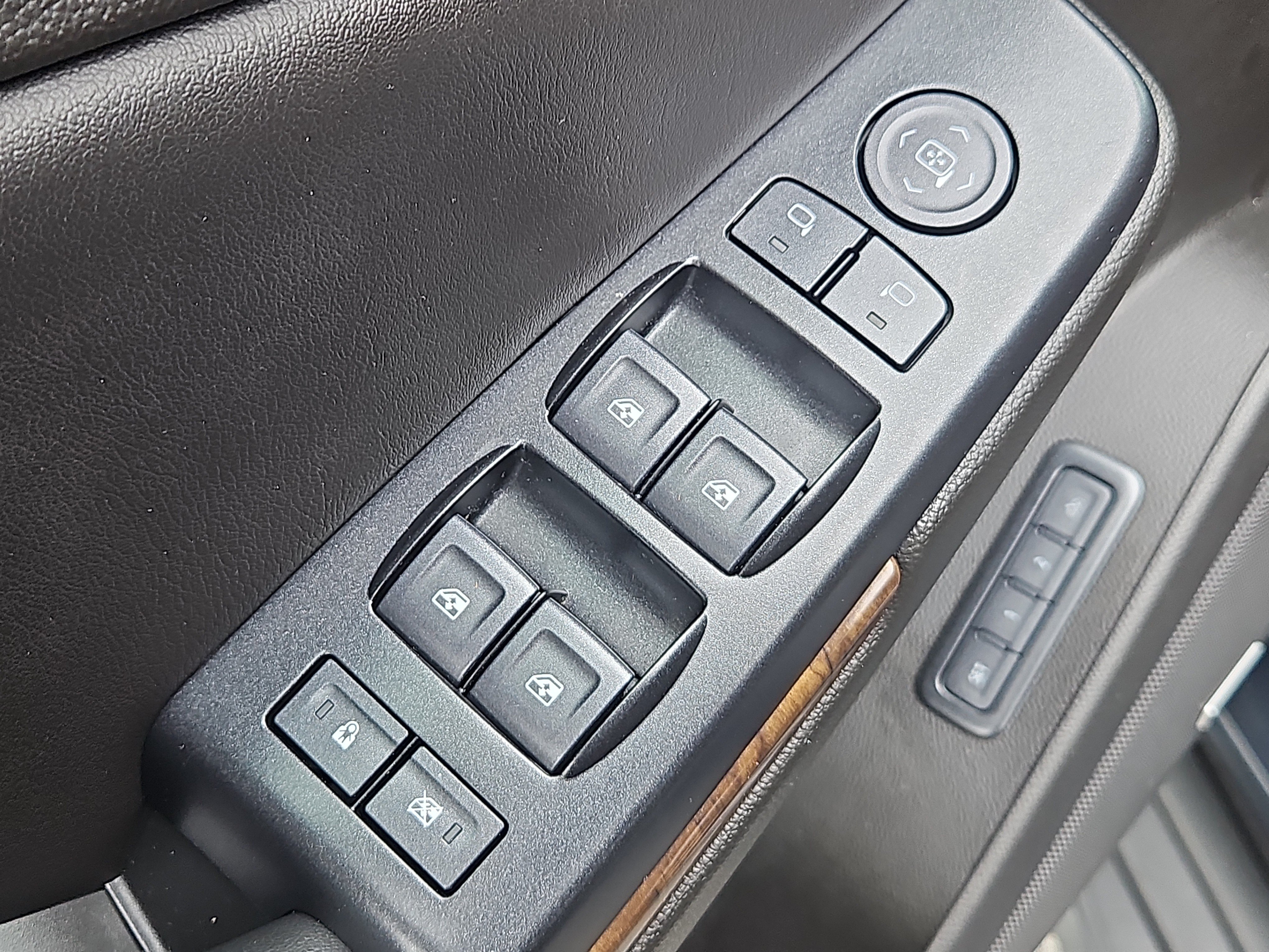 Used 2020 Chevrolet Tahoe LT AWD/4WD image 20