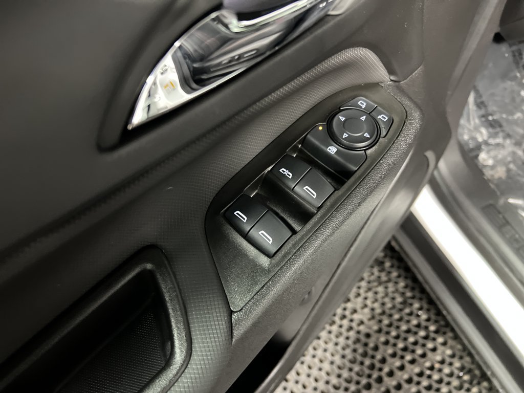 Certified 2024 Chevrolet Equinox RS AWD/4WD image 16
