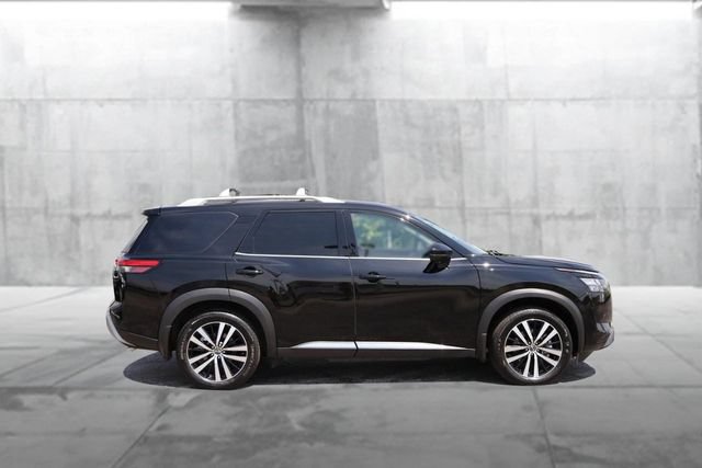 Certified 2025 Nissan Pathfinder Platinum w/ Cargo Package FWD image 5