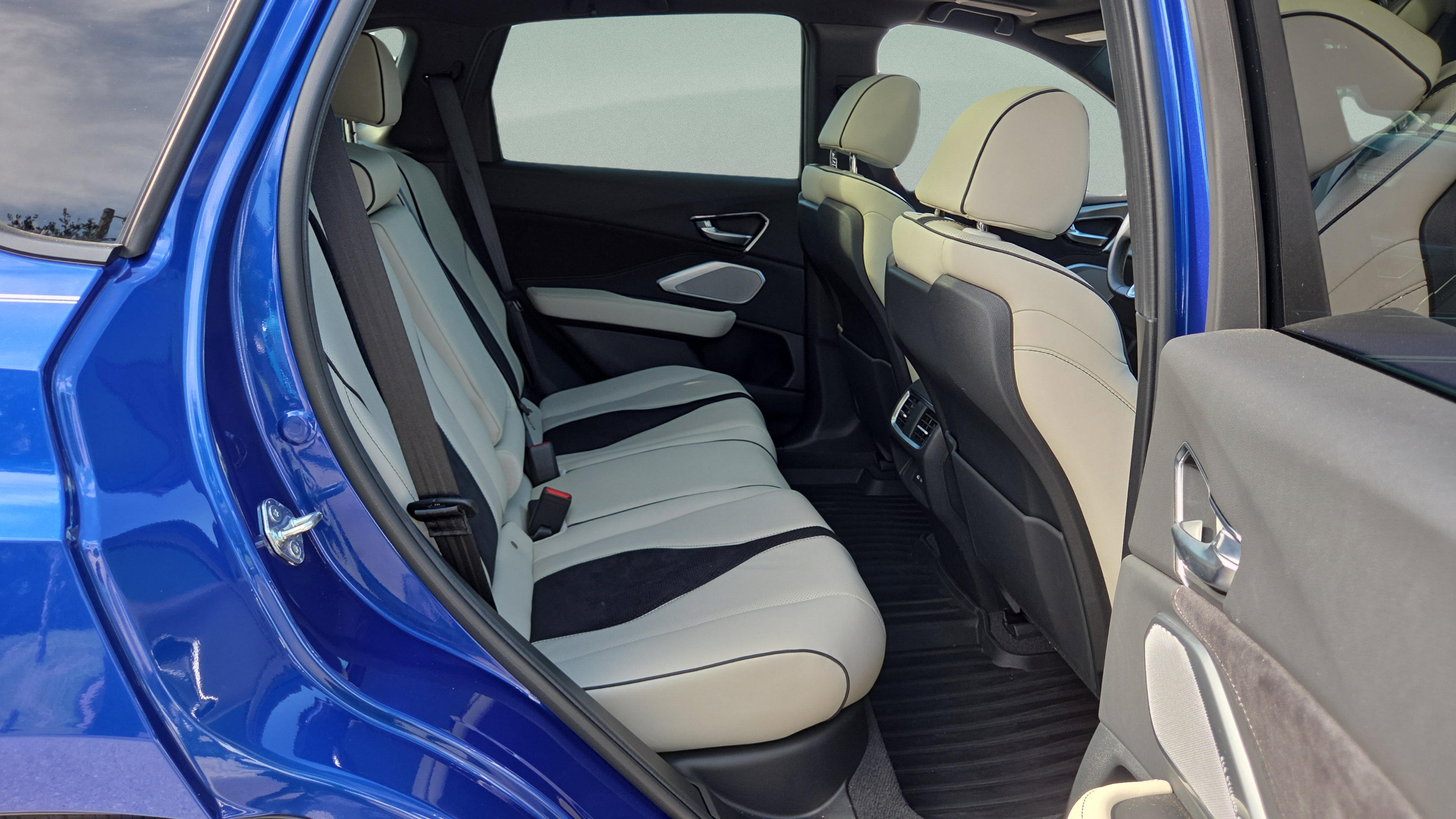 Certified 2025 Acura RDX w/ Advance Package AWD/4WD image 15