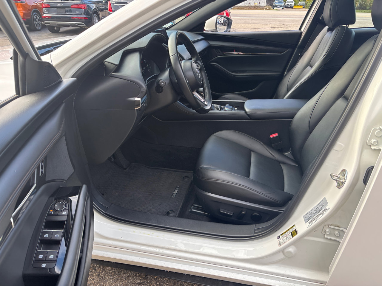 Used 2022 MAZDA MAZDA3 s image 9