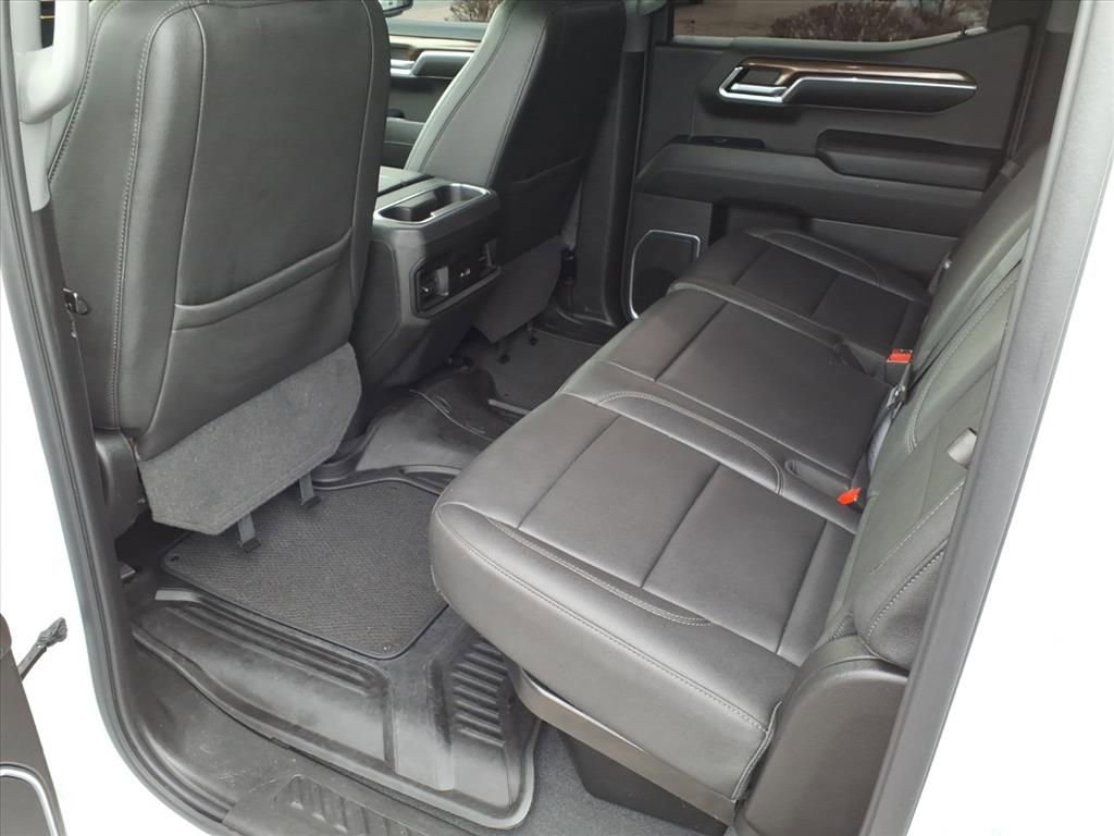 Used 2022 Chevrolet Silverado 1500 RST w/ Redline Edition image 9