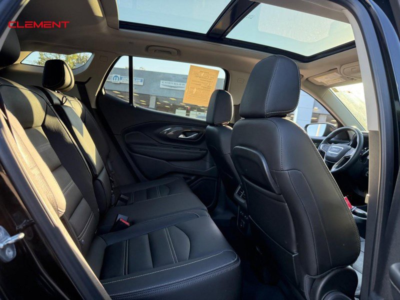 Used 2023 GMC Terrain Denali w/ Denali Premium Package AWD/4WD image 13