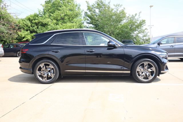 Used 2023 Genesis Electrified GV70 AWD/4WD image 3