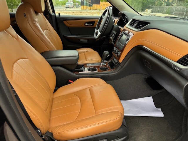 Used 2013 Chevrolet Traverse LTZ FWD image 29