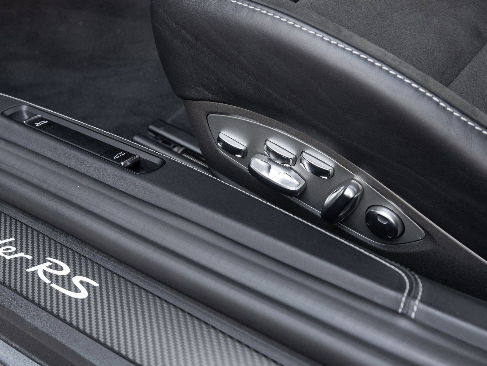 Certified 2024 Porsche 718 Boxster Spyder RS image 22
