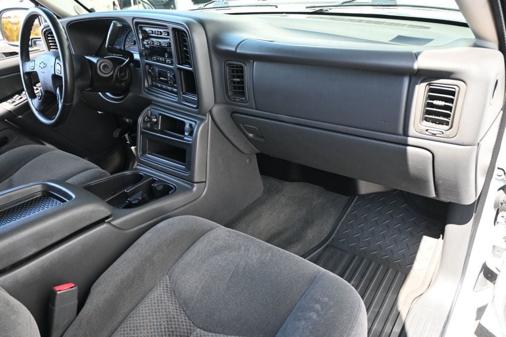 Used 2006 Chevrolet Silverado 1500 LT w/ Onstar Plus Package RWD image 7