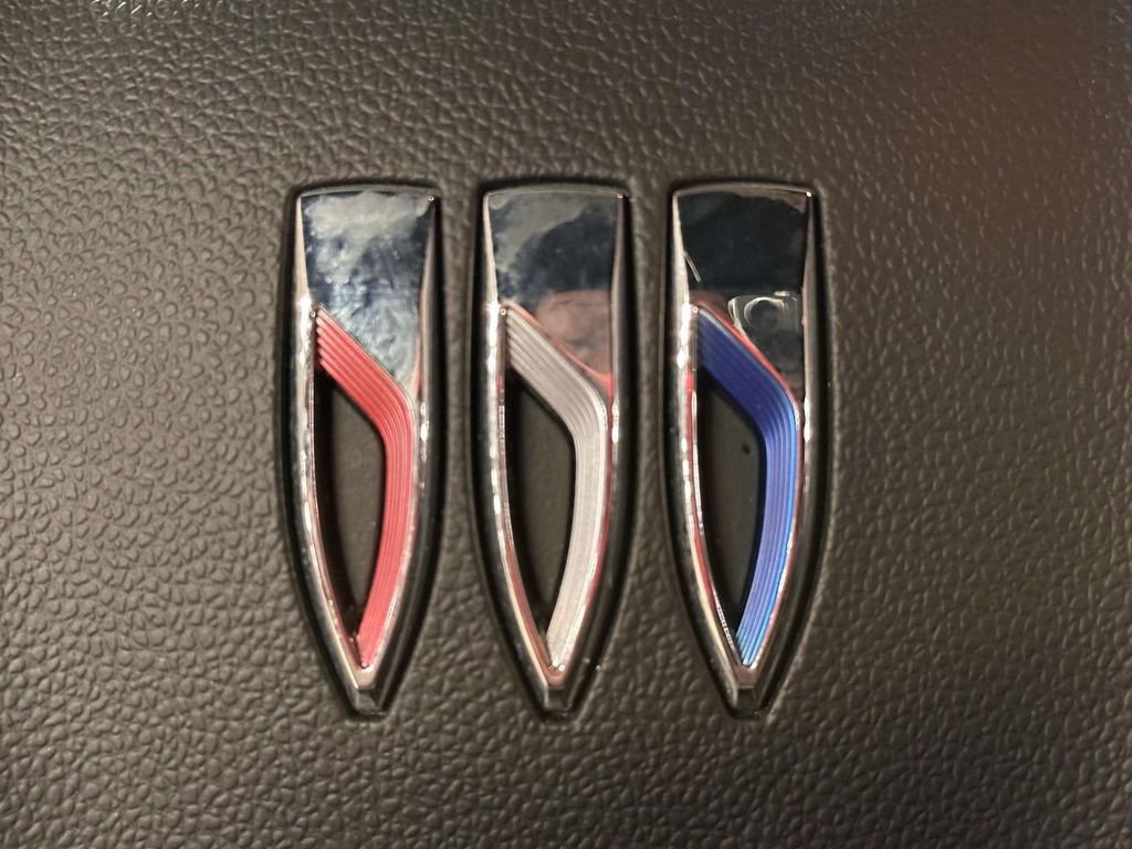 Used 2025 Buick Envista Preferred image 25