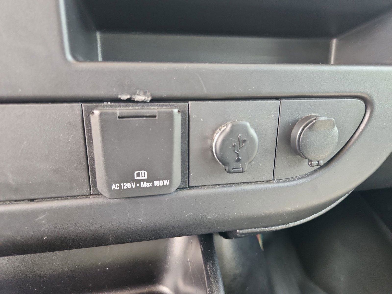 Used 2018 Chevrolet Express 2500 w/ Driver Convenience Package RWD image 24