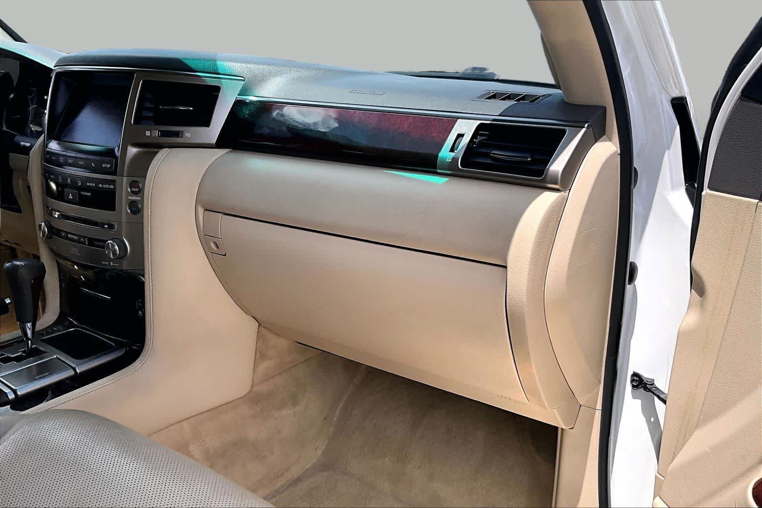 Used 2014 Lexus LX 570 4WD image 16