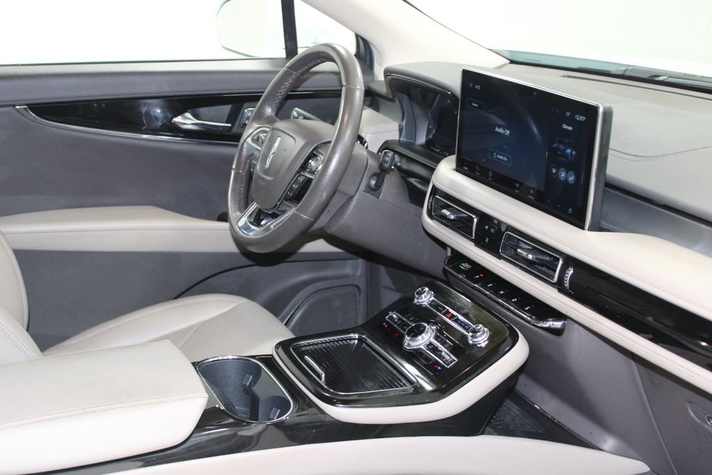 Used 2022 Lincoln Nautilus AWD w/ Premium Package image 32