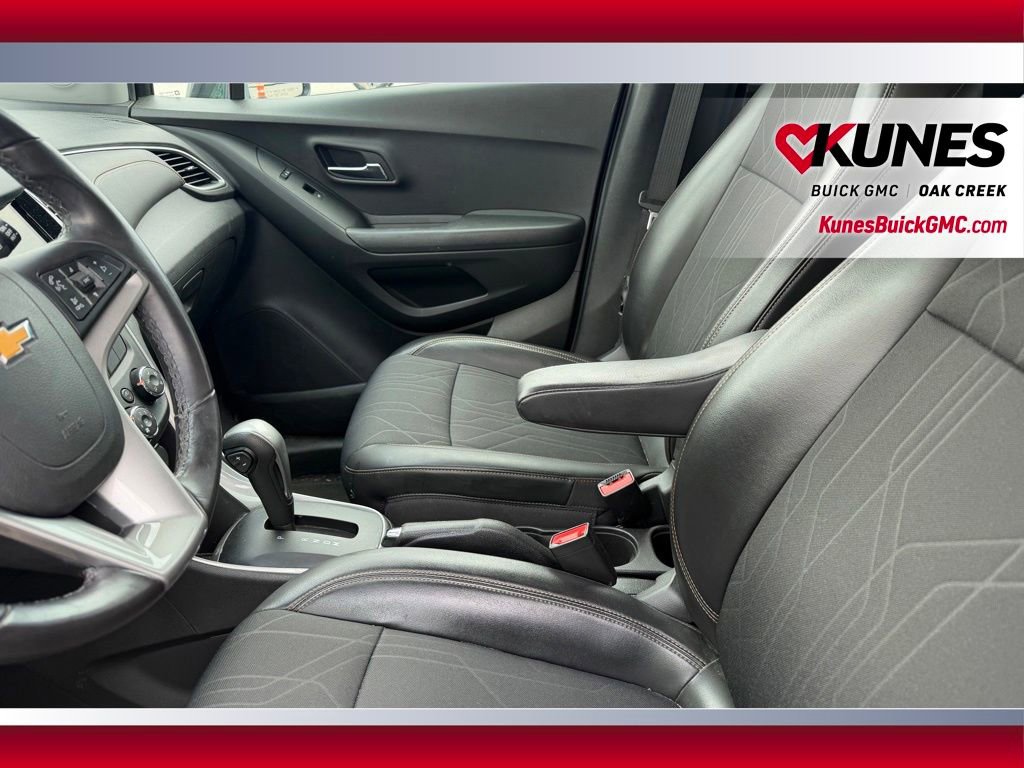 Used 2019 Chevrolet Trax LT w/ LT Convenience Package AWD/4WD image 8