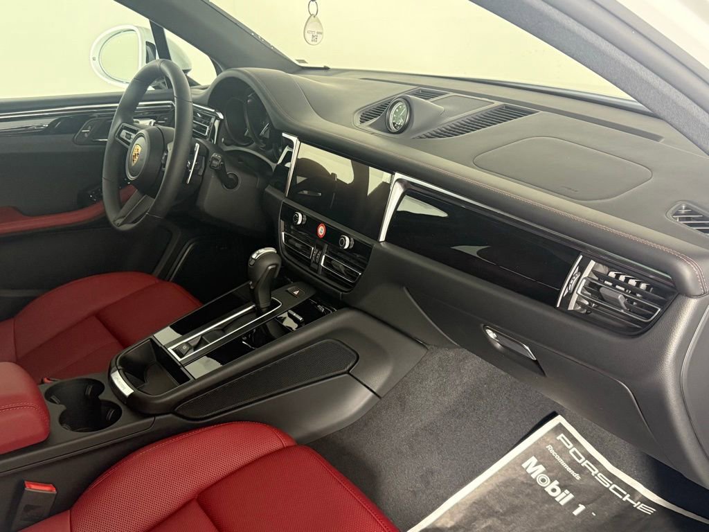 New 2026 Porsche Macan image 19