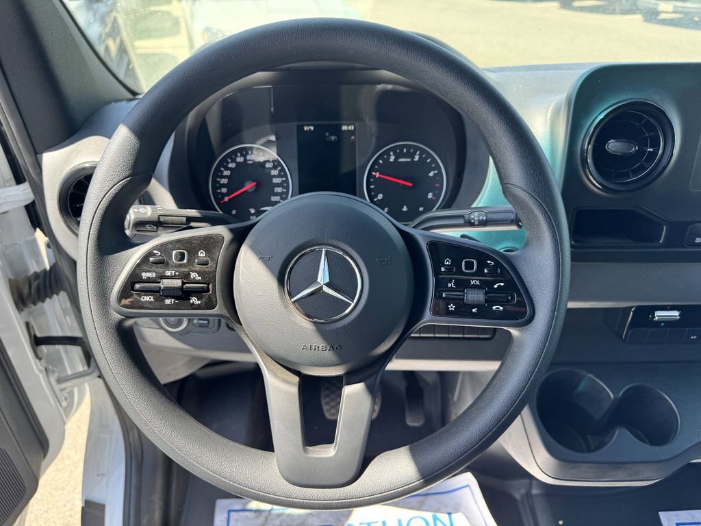 Used 2023 Mercedes-Benz Sprinter 3500 image 5