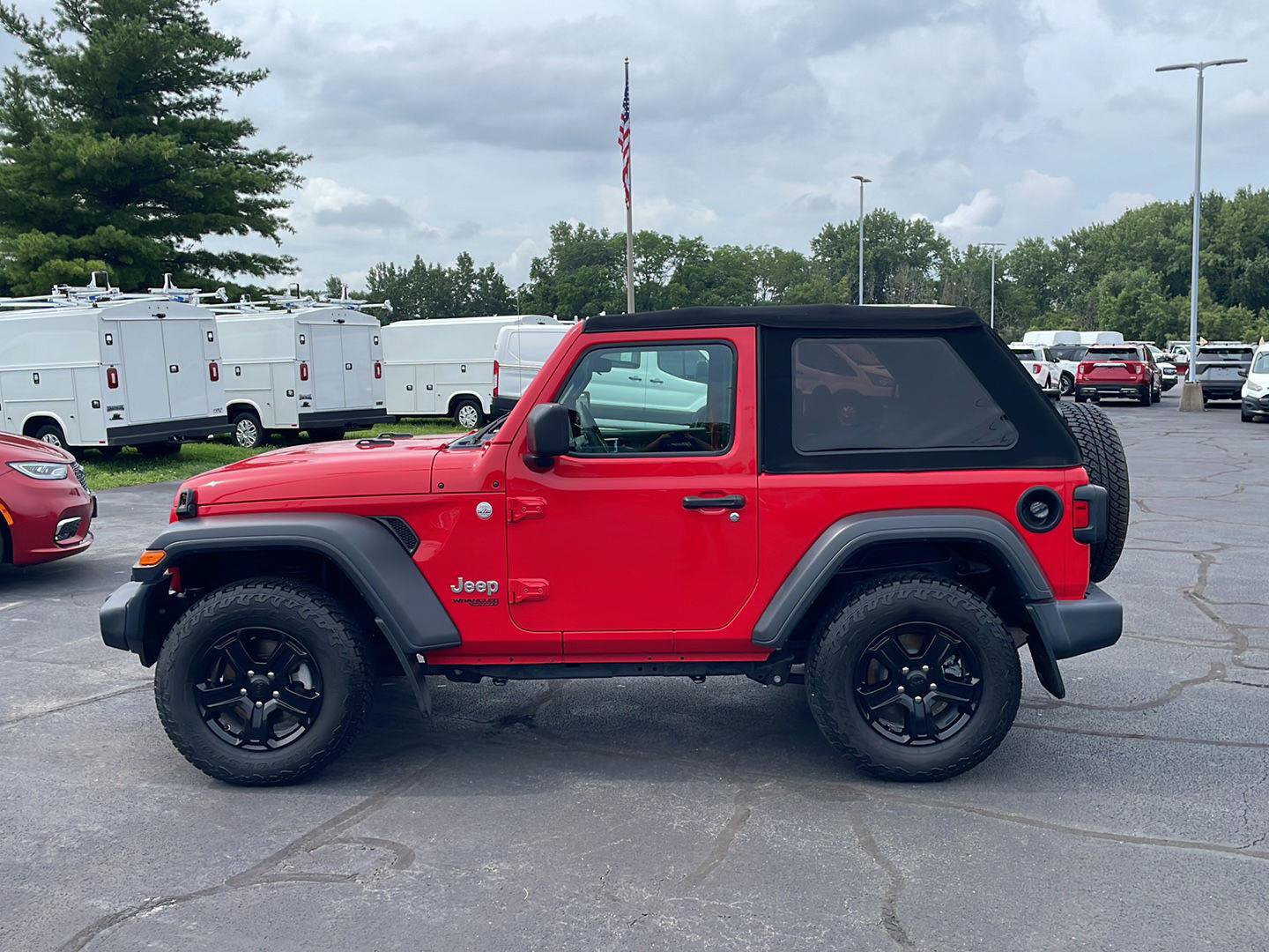 Used 2019 Jeep Wrangler Sport AWD/4WD image 2