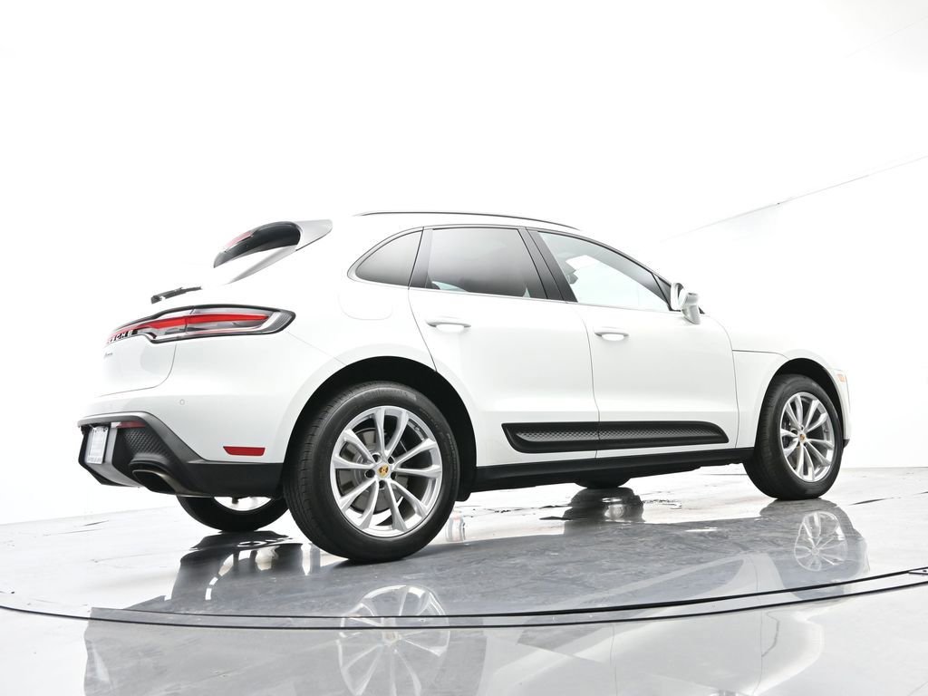 Certified 2022 Porsche Macan AWD/4WD image 52