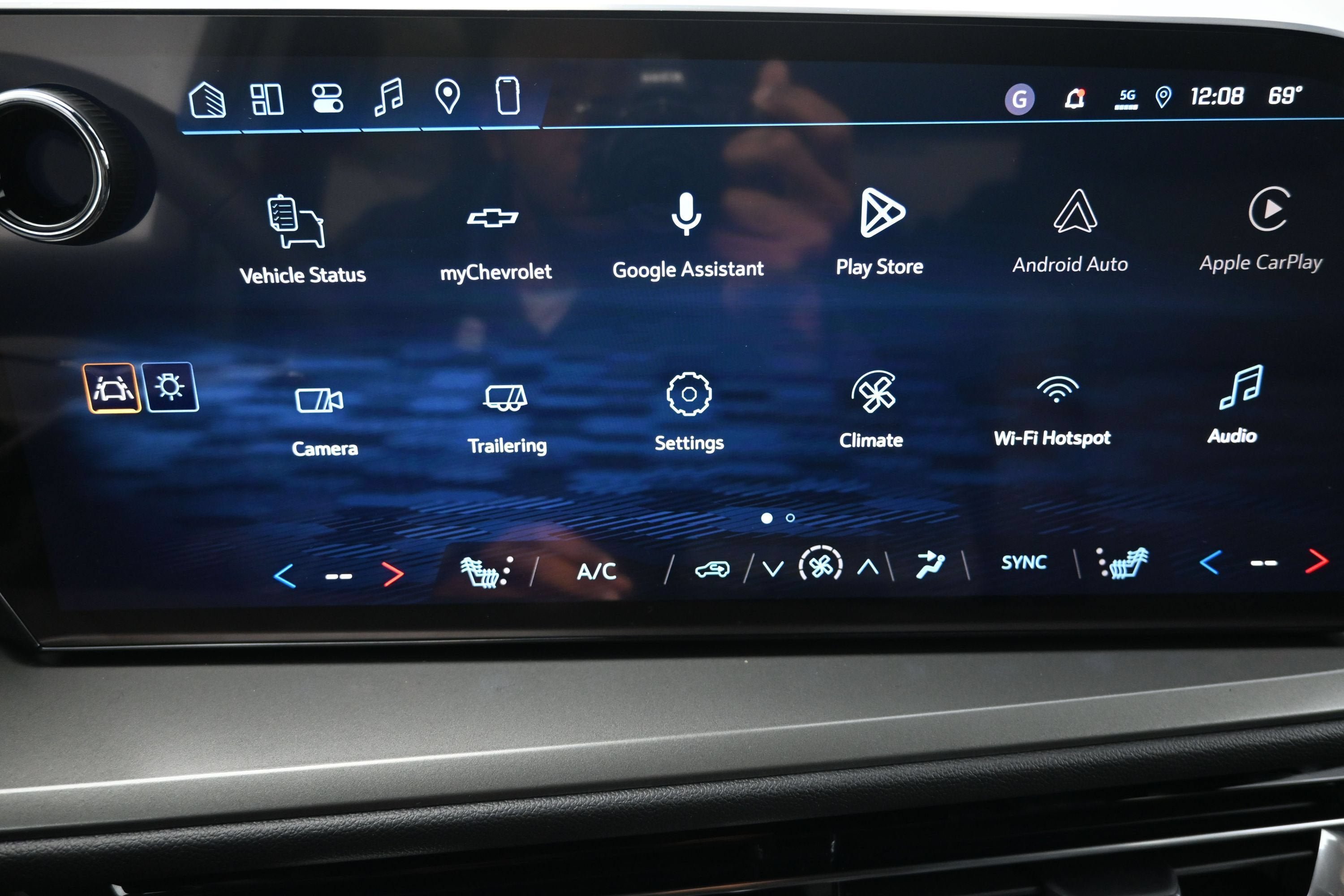 New 2027 Chevrolet Traverse LT w/ Midnight/Sport Edition AWD/4WD image 16