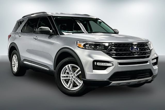 Used 2024 Ford Explorer XLT w/ Equipment Group 202A AWD/4WD image 1