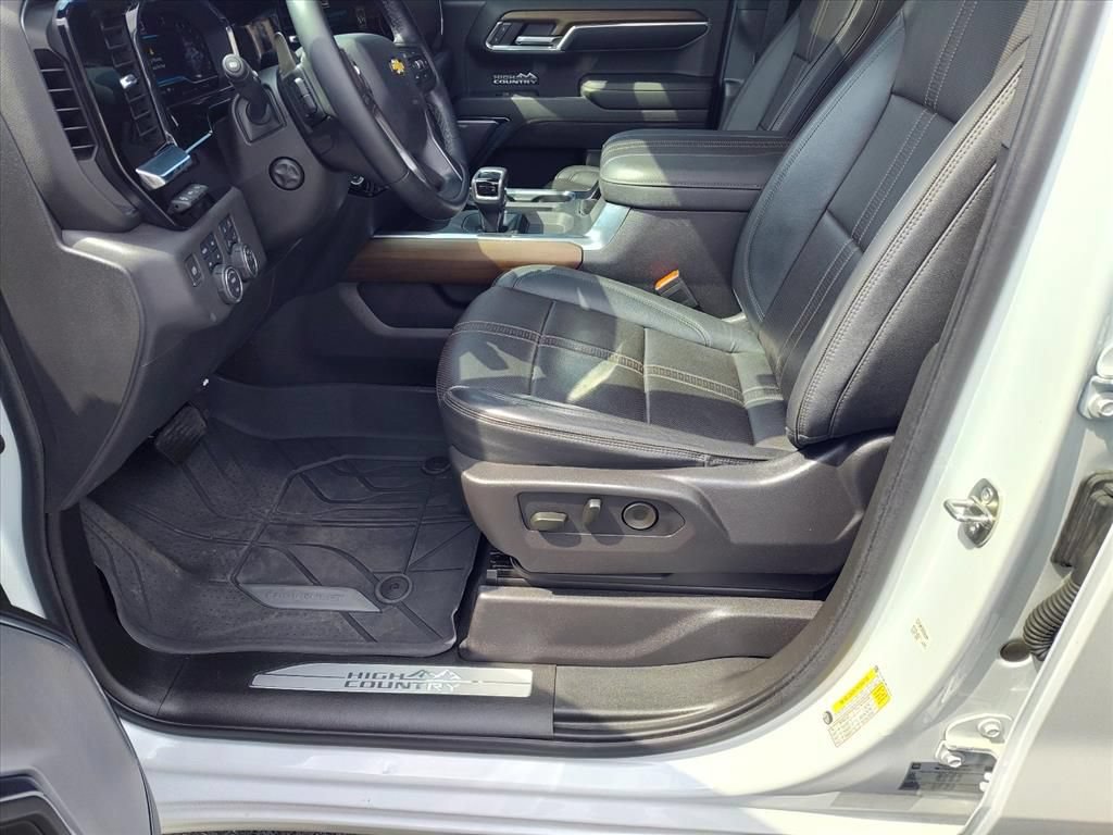 Used 2024 Chevrolet Silverado 1500 High Country w/ High Country Premium Package AWD/4WD image 11