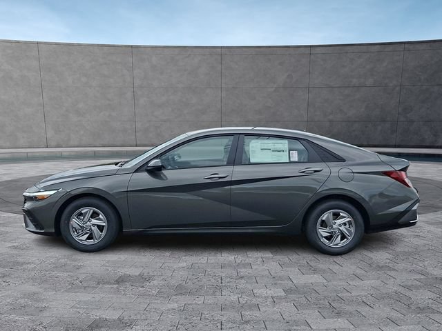 New 2026 Hyundai Elantra SE FWD image 4
