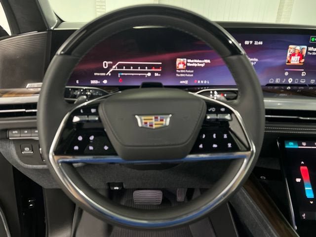 Certified 2026 Cadillac Escalade Platinum Sport w/ LPO, ONYX Package AWD/4WD image 15