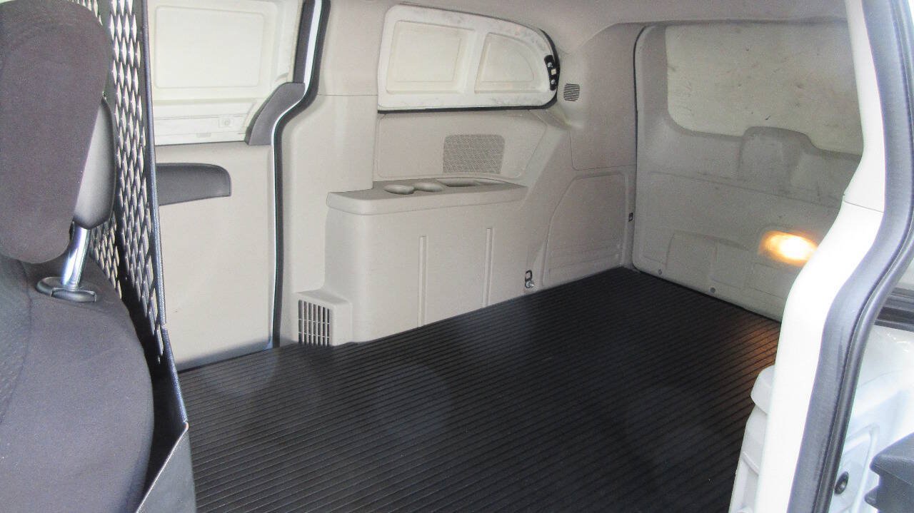 Used 2014 RAM C/V Tradesman FWD image 14