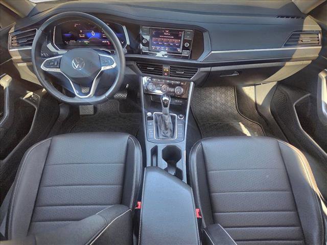 Used 2023 Volkswagen Jetta SE image 16