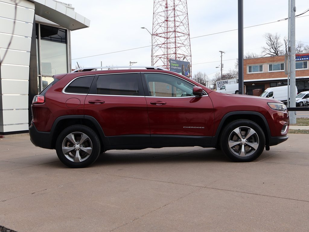 Used 2019 Jeep Cherokee Limited w/ Luxury Group image 10