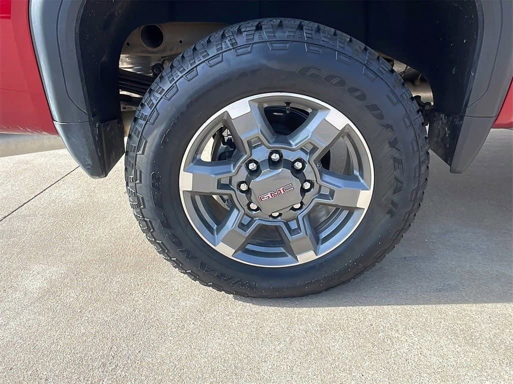 New 2025 GMC Sierra 2500 SLT w/ SLT Premium Package AWD/4WD image 11